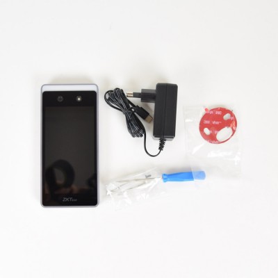 Бездротовий біометричний термінал обліку робочого часу з розпізнаванням облич ZKTeco Horus E1 Бездротовий біометричний термінал обліку робочого часу з розпізнаванням облич ZKTeco Horus E1