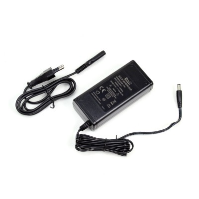 Блок живлення Full Energy BGP-125U 12 В / 5 А (Довжина мережевого кабелю: 0.9 м, Довжина вихідного кабелю: 1.35 м) Блок живлення Full Energy BGP-125U 12 В / 5 А (Довжина мережевого кабелю: 0.9 м, Довжина вихідного кабелю: 1.35 м)