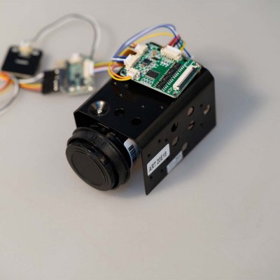 Камера для FPV дрона Foxeer 30x Zoom 700TVL CMOS с 30-кратным зумом и PWM-управлением