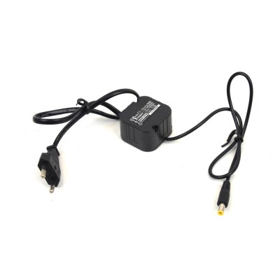 Комплект видеонаблюдения WiFi kit 4cam: 1 видеорегистратор, 1 жесткий диск, 4 Wi-Fi-видеокамеры 4 Мп и 4 кронштейна