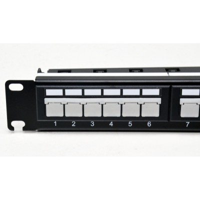 Патч-панель CMS 19" 24xRJ-45 UTP, кат. 6a з організатором кабелю і пластиковими шторками