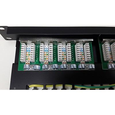 Патч-панель CMS 19" 24xRJ-45 FTP, кат. 5e з огранізатором кабелю Патч-панель CMS 19" 24xRJ-45 FTP, кат. 5e з огранізатором кабелю