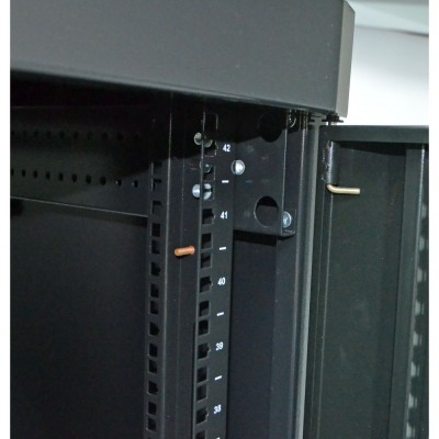 Шафа серверна CMS 33U 610 х 865 UA-MGSE3368MPB посилена з перфорованими дверима для мережевого обладнання