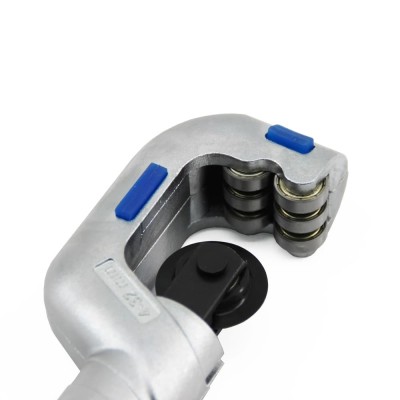 Інструмент для нарізки шлангів Pipe cutter Інструмент для нарізки шлангів Pipe cutter